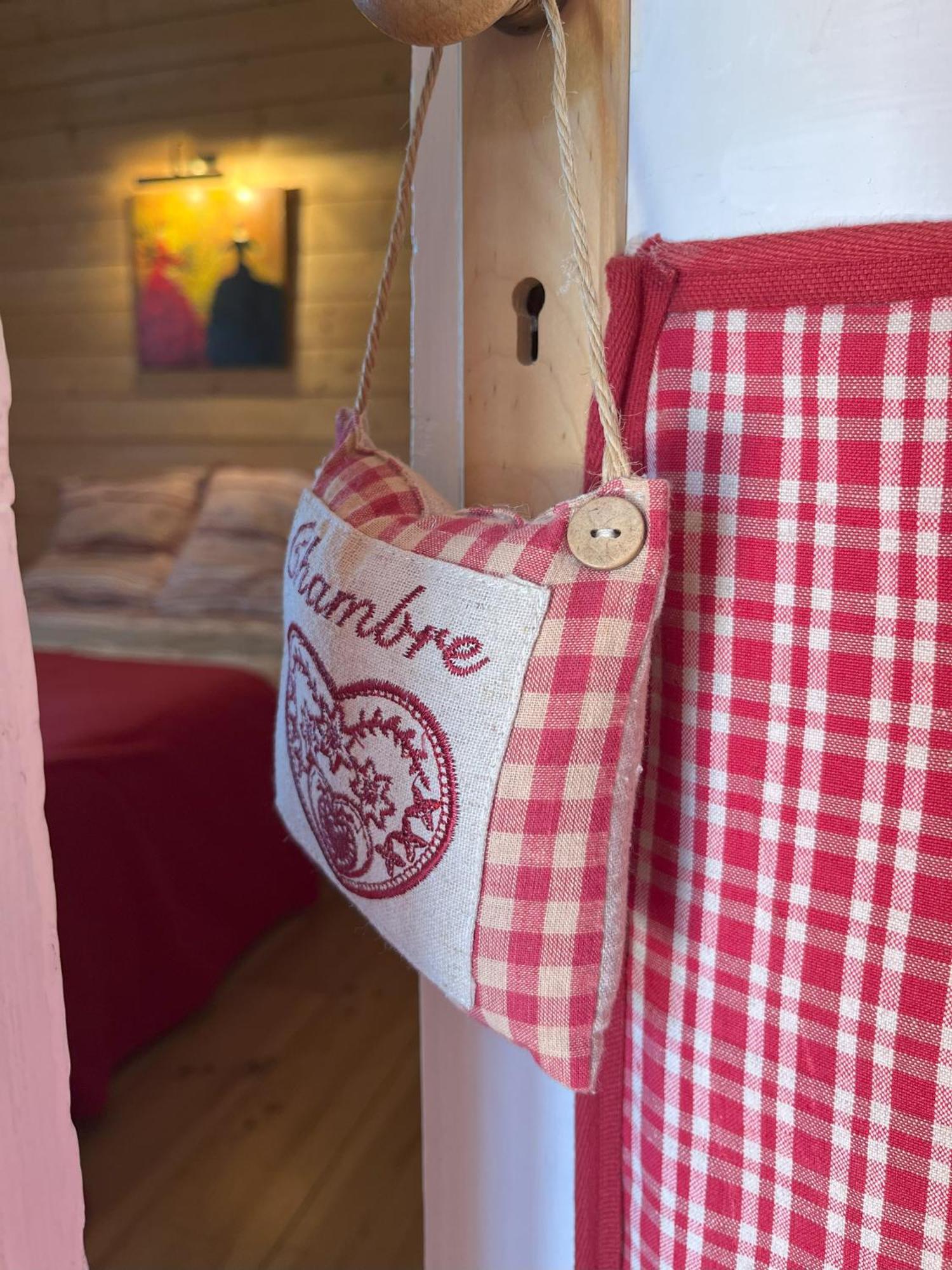 Chalet Des Myrtilles - Chalet Cosy Avec Vue Arette Εξωτερικό φωτογραφία
