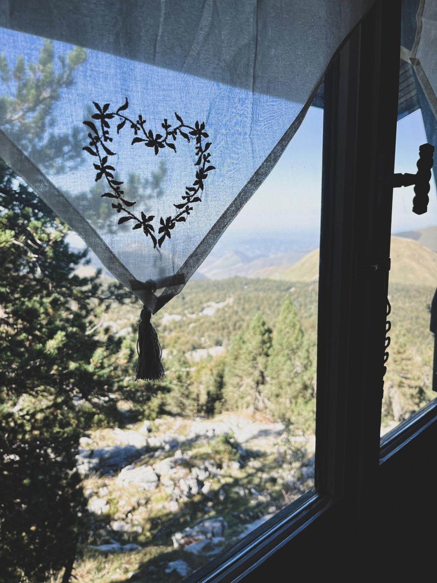 Chalet Des Myrtilles - Chalet Cosy Avec Vue Arette Εξωτερικό φωτογραφία